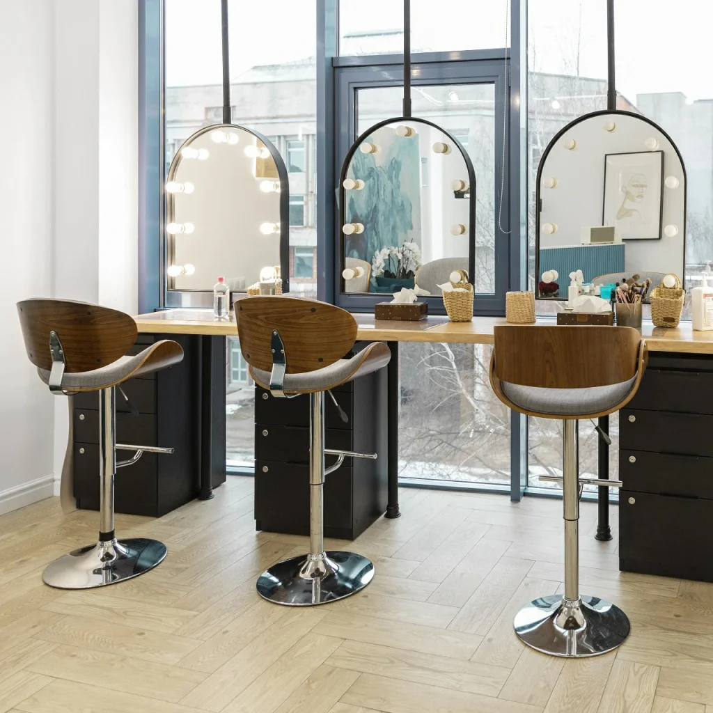 modern beauty salon interior e1721654090162